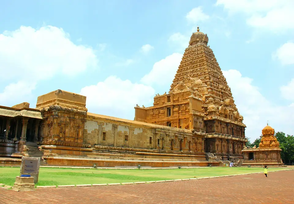 Brihadeeswarar Temple